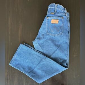 Wrangler Men's Classic Blue Straight Jeans